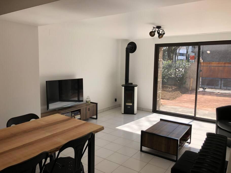 Chez Sophie Et Gege. Maison De Ville, Deux Chambres, De Plain-Pied Figeac Ngoại thất bức ảnh